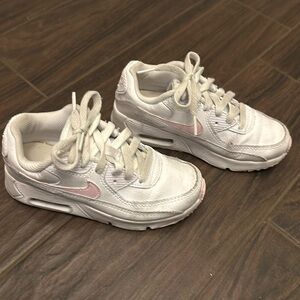 Nike toddler girl shoe